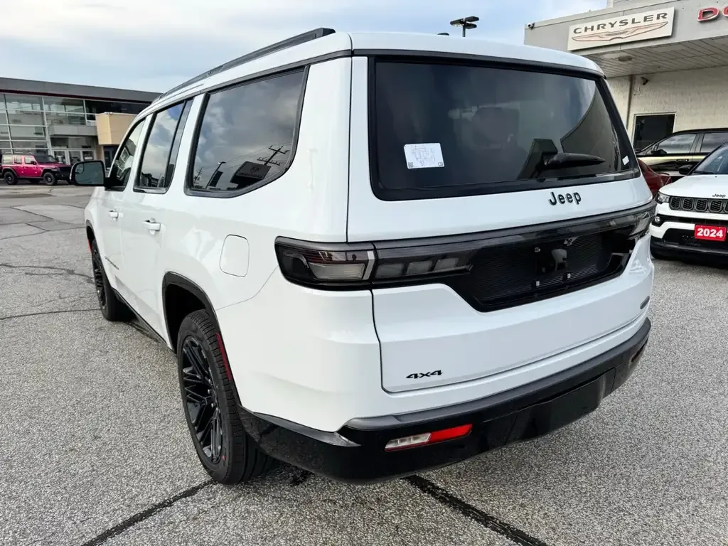 Jeep Grand Wagoneer 2027 photo 4
