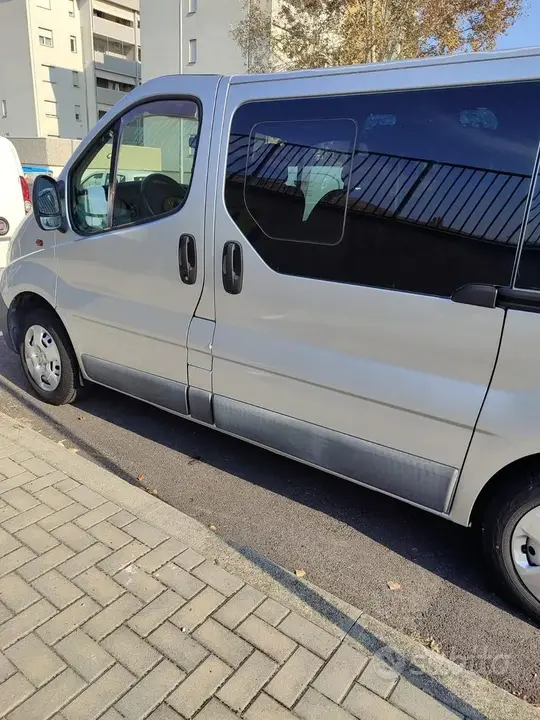Opel Vivaro 2010 photo 4