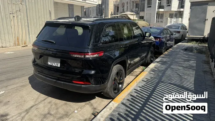 Jeep Grand Cherokee 2023 photo 2