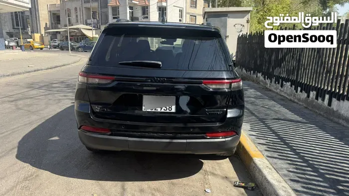 Jeep Grand Cherokee 2023 photo 3