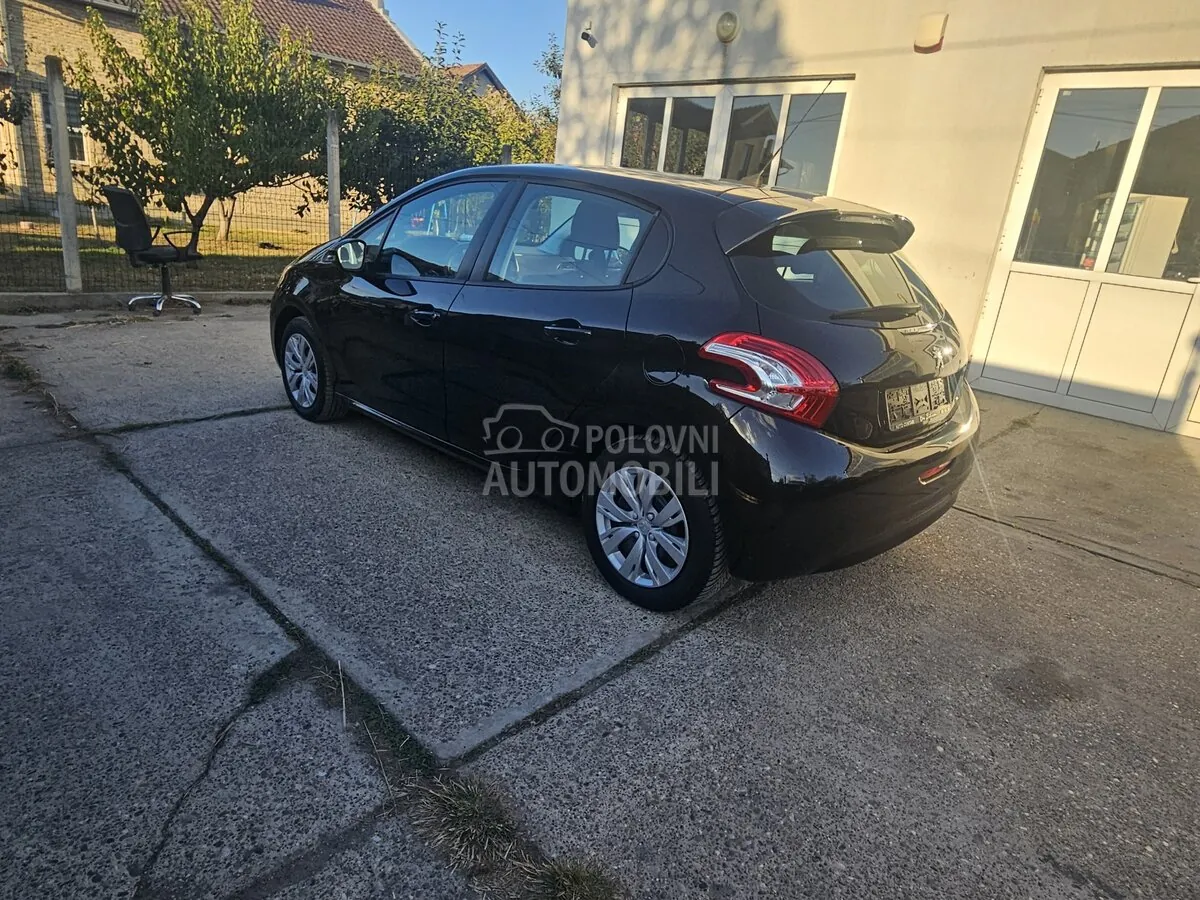 Peugeot 208 2013 photo 3