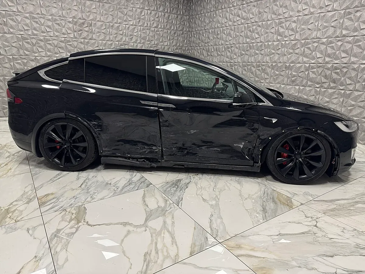 Tesla Model X 2018 photo 3