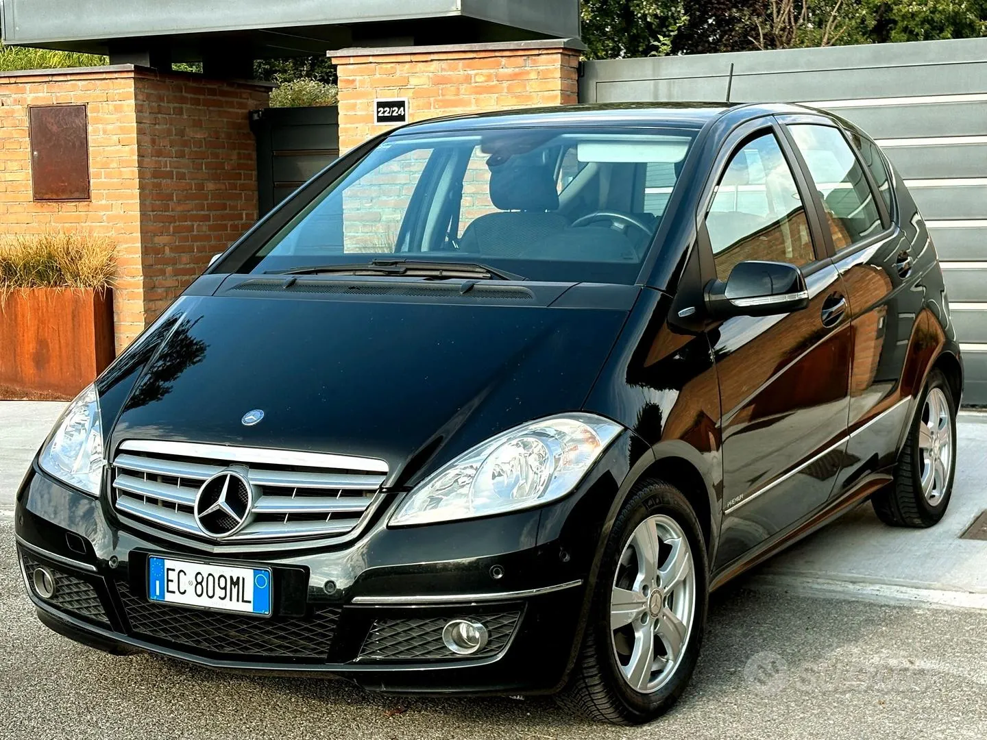 Mercedes-Benz A180