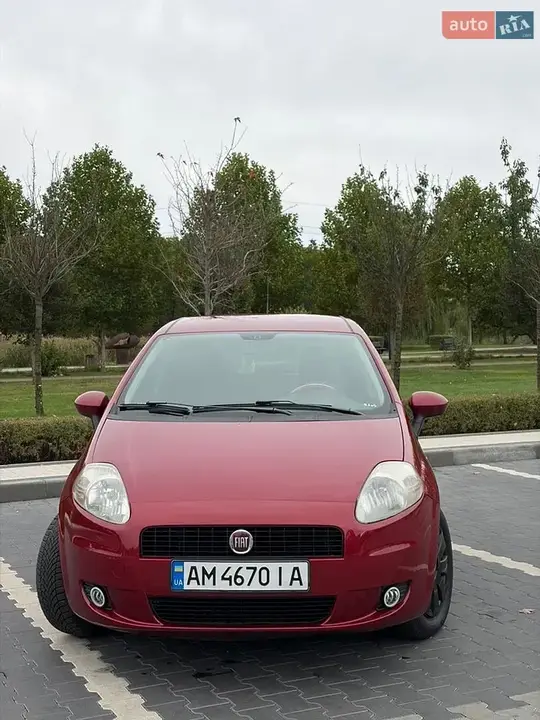 Fiat Grande Punto 2010 photo 3