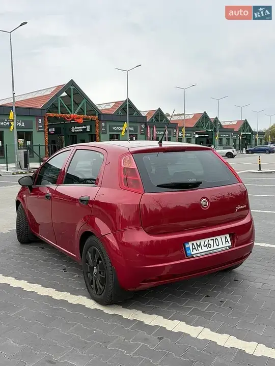 Fiat Grande Punto 2010 photo 4