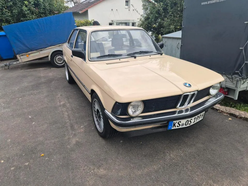 BMW E21