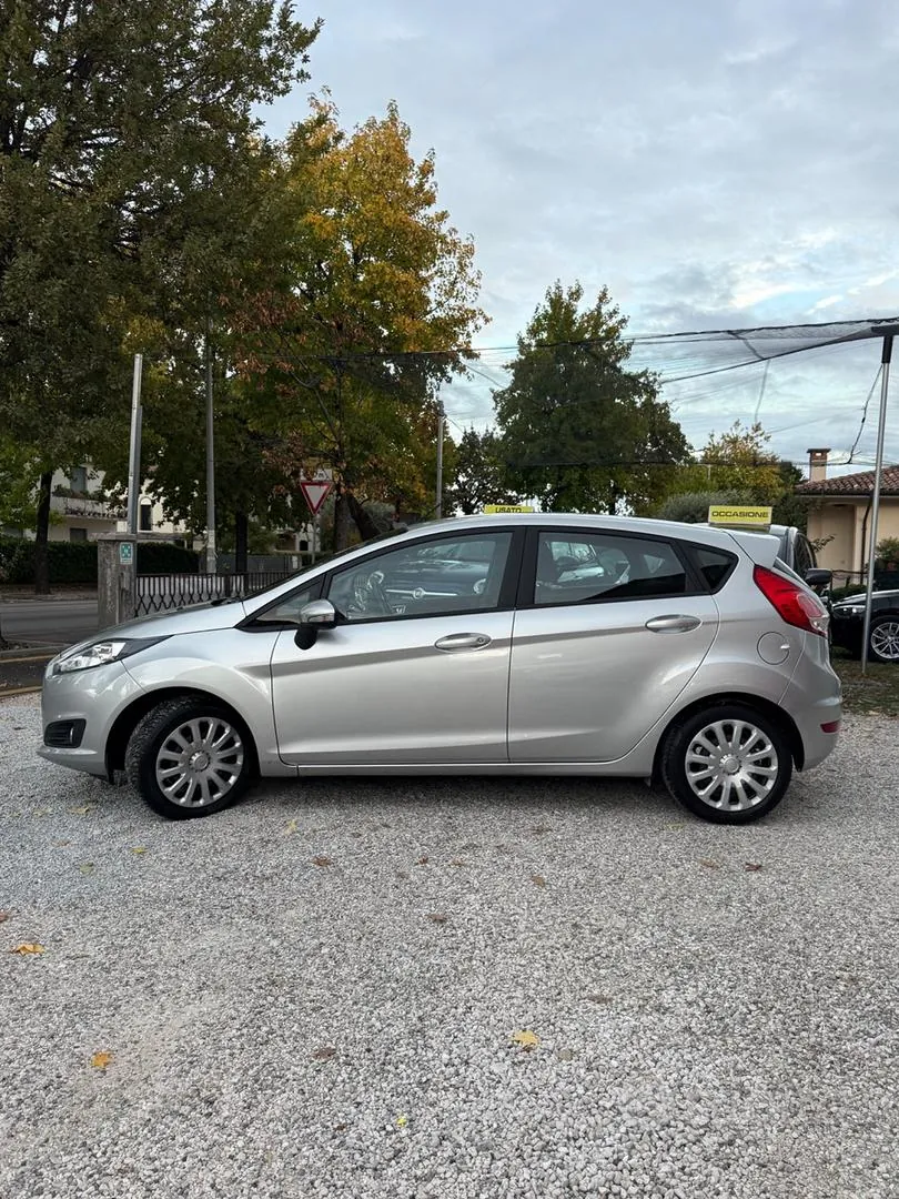 Ford Fiesta 2017 photo 2