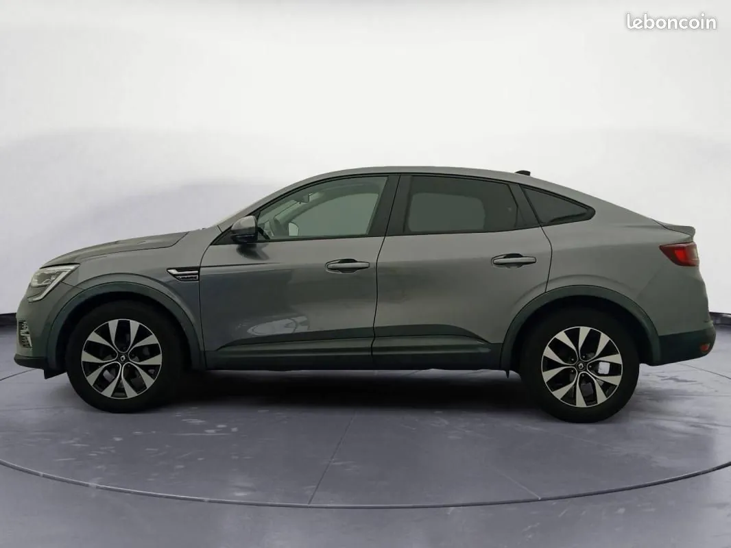 Renault Arkana 2023 photo 2