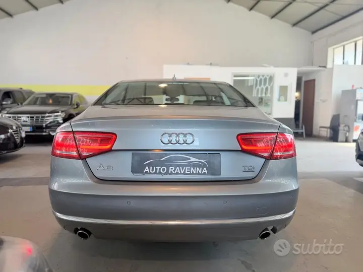 Audi A8 2011 photo 4