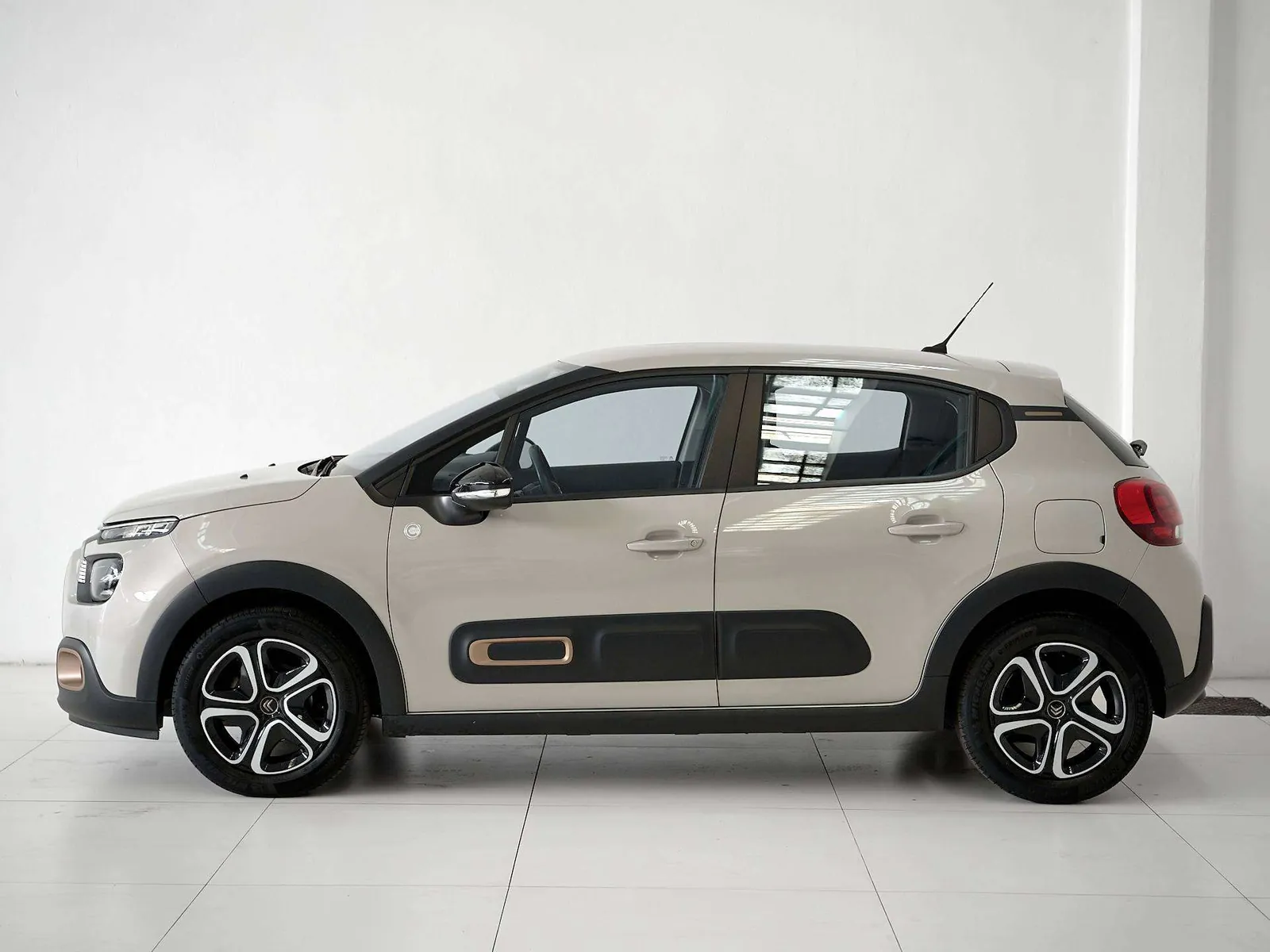 Citroen C3 2023 photo 3