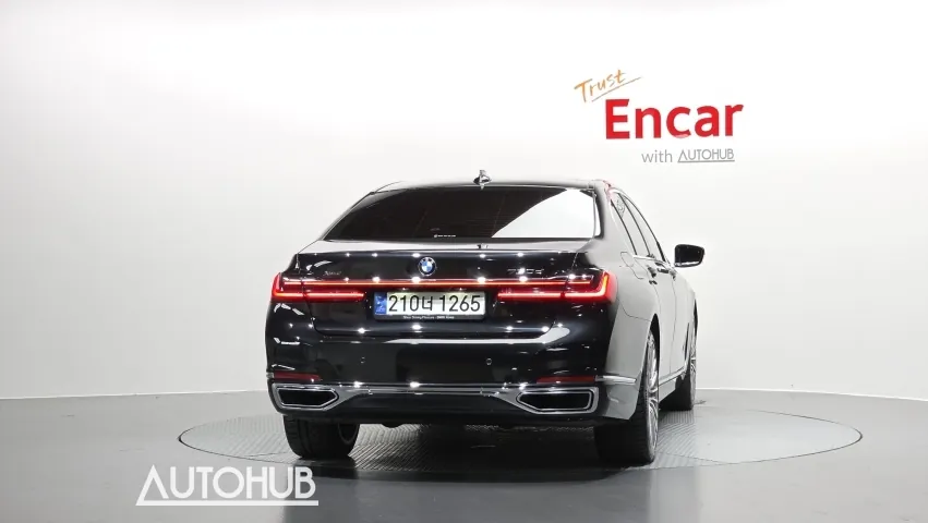 BMW 7 Series 2021 photo 4