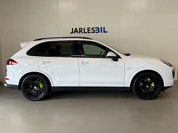 Porsche Cayenne S 2016 photo 2