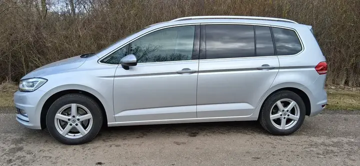 Volkswagen Touran 2016 photo 2