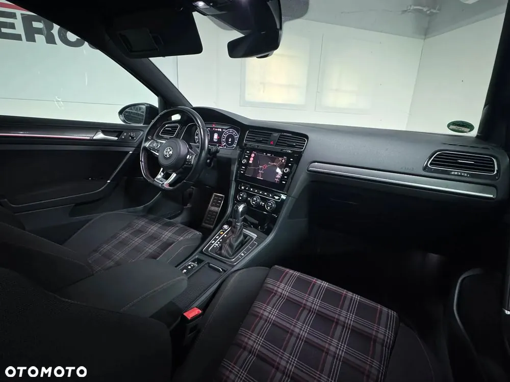 Volkswagen Golf 2019 photo 3