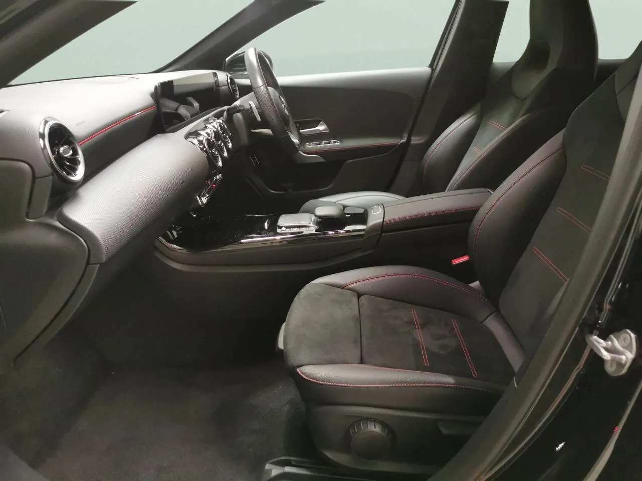 Mercedes-Benz A-Class 2020 photo 4