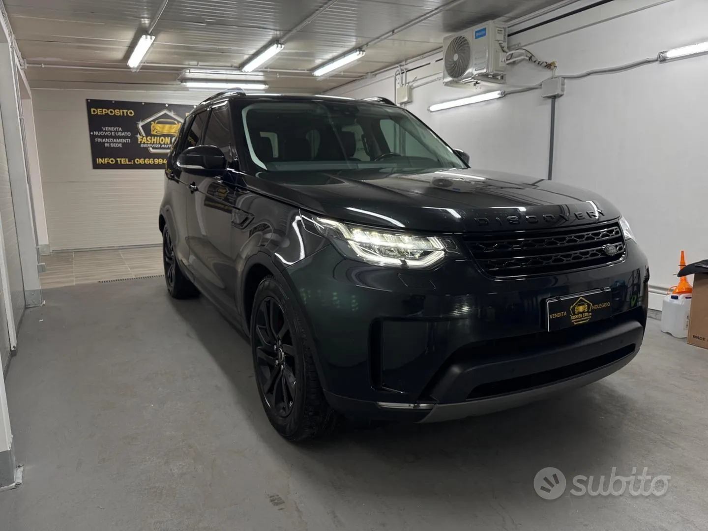 Land Rover Discovery 2018 photo 2