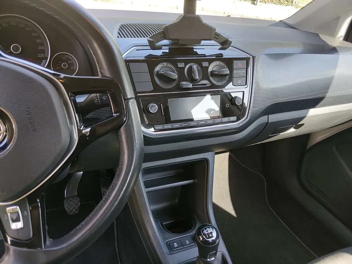 Volkswagen Up 2017 photo 3