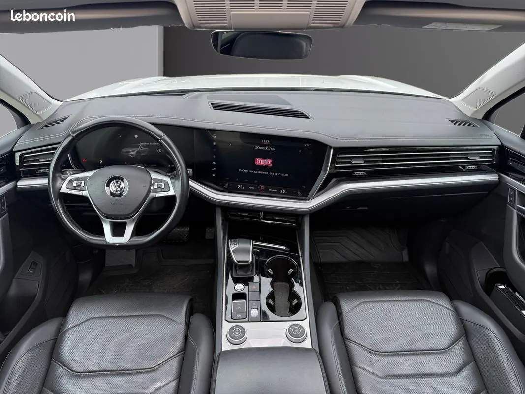 Volkswagen Touareg 2018 photo 2