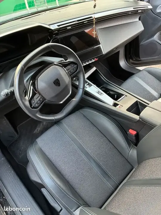 Peugeot 308 2024 photo 2