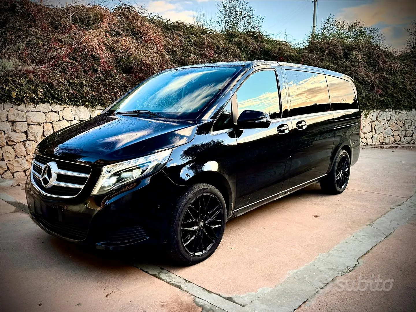 Mercedes-Benz V220