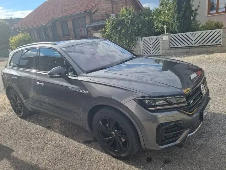 Volkswagen Touareg 2018 photo 2