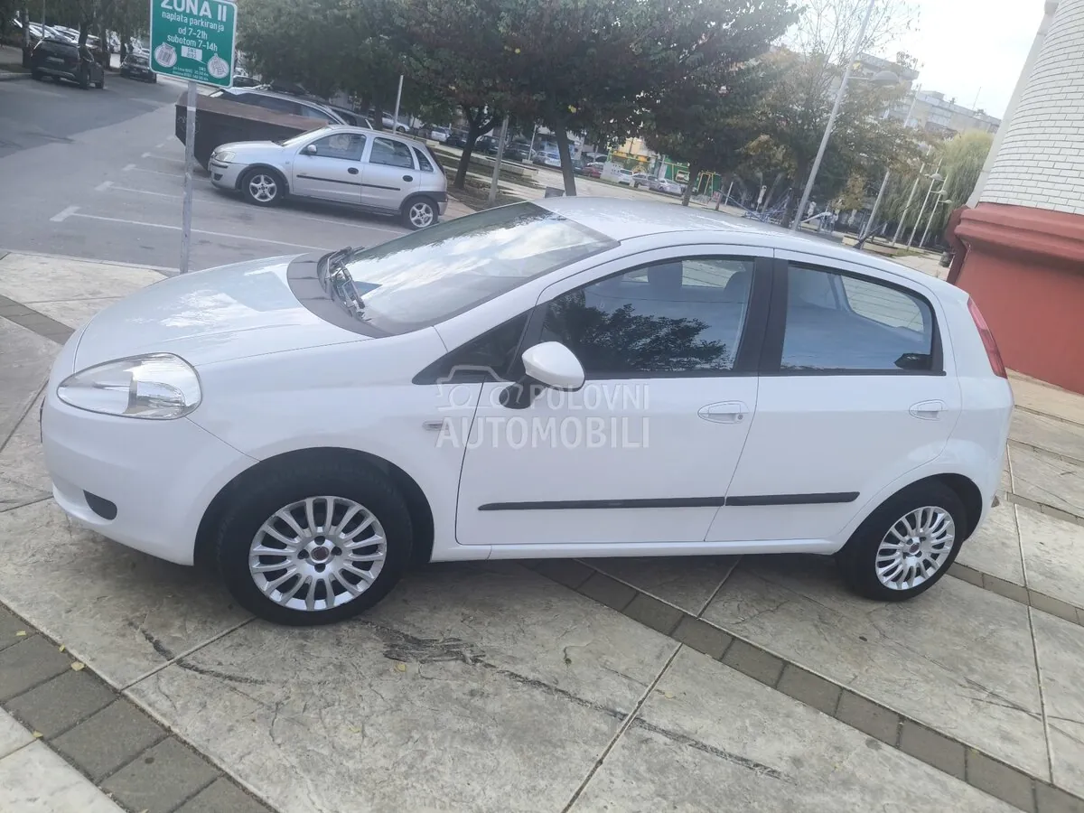 Fiat Grande Panda 2009 photo 2