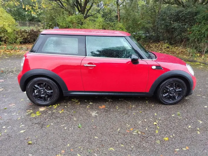 Mini One 2013 photo 5