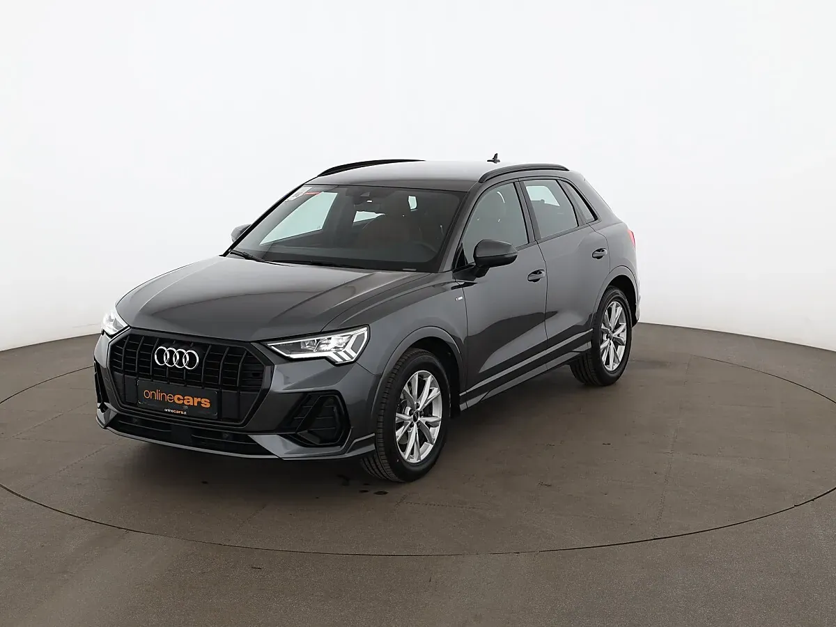 Audi Q3 2021 photo 2
