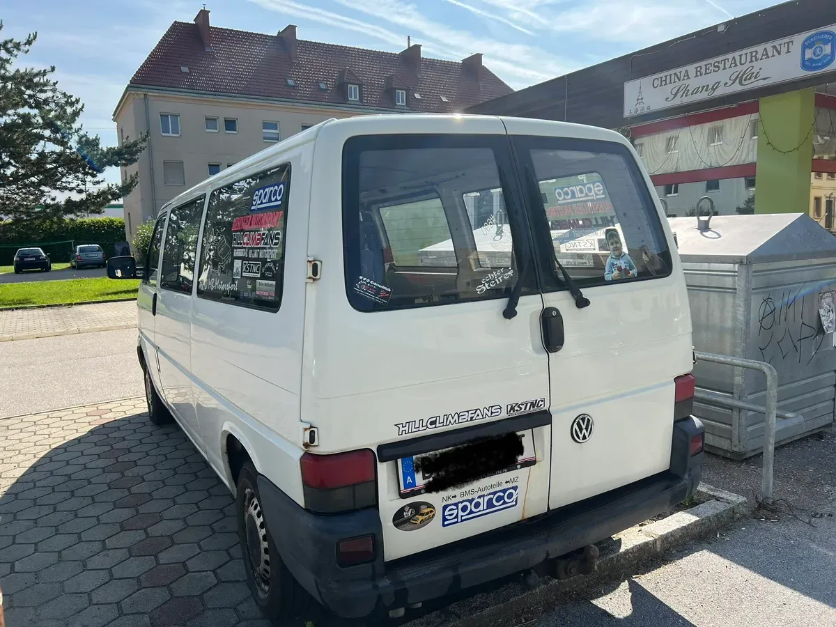 Volkswagen T4 1999 photo 3
