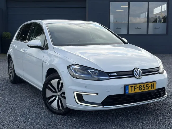 Volkswagen Golf 2018 photo 2