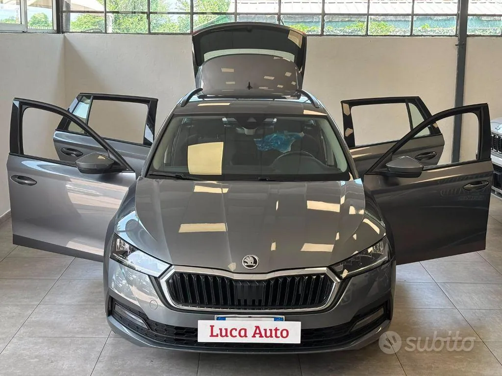 Skoda Octavia 2023 photo 2