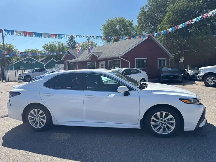 Toyota Camry 2021 photo 4