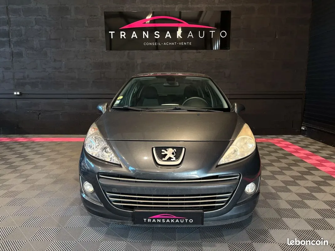 Peugeot 207 2011 photo 2