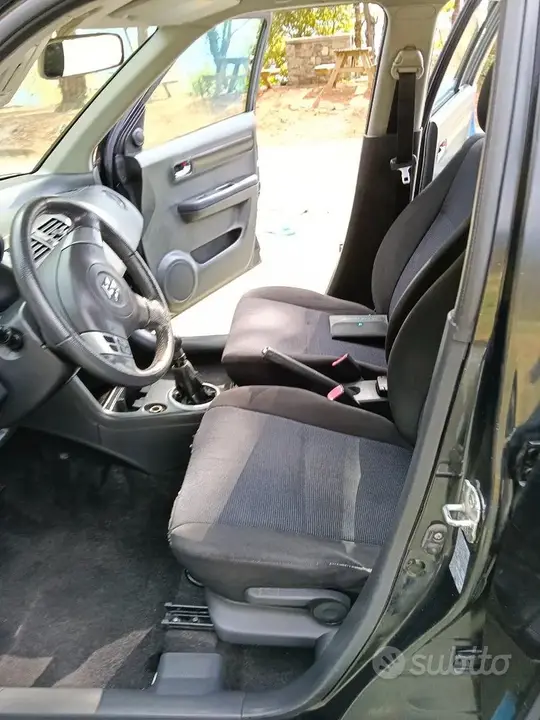 Suzuki Swift 2007 photo 5