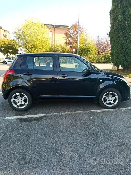Suzuki Swift 2007 photo 2