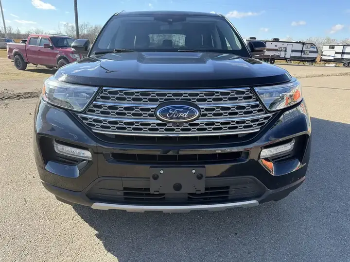 Ford Explorer 2021 photo 2