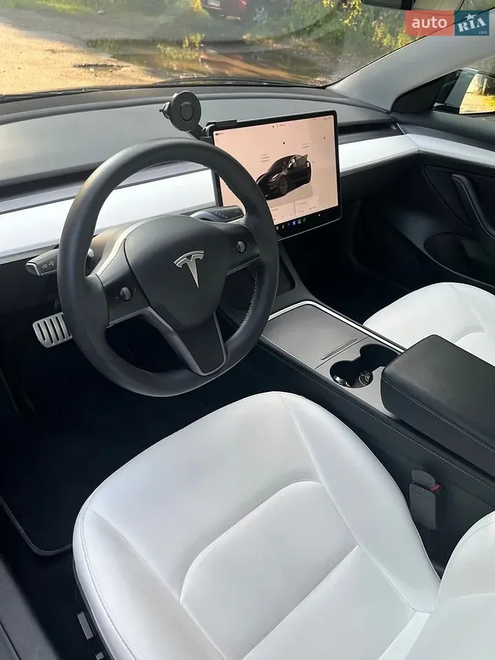 Tesla Model 3 2023 photo 5