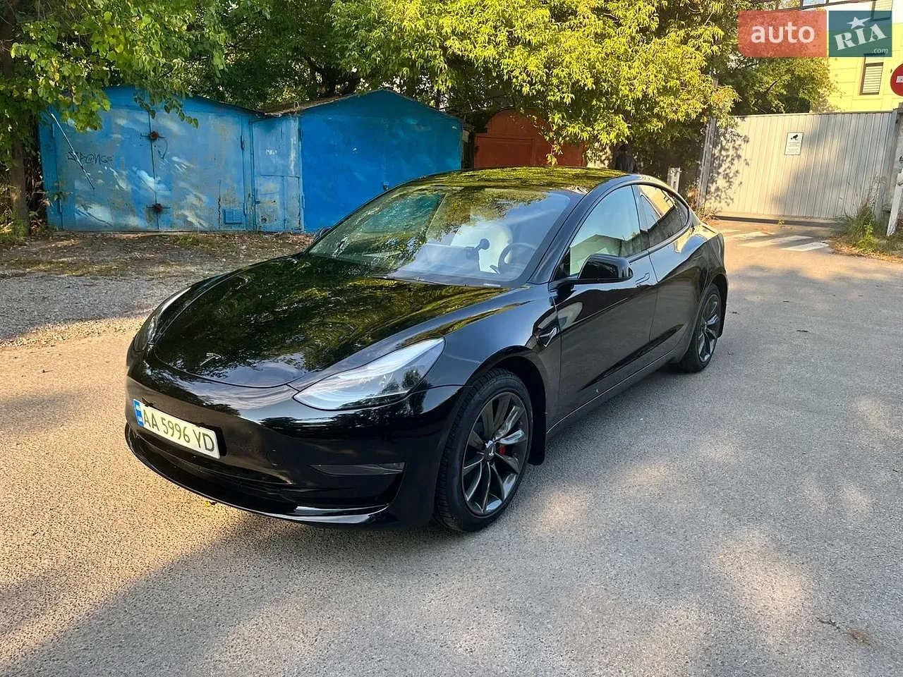 Tesla Model 3 2023 photo 2