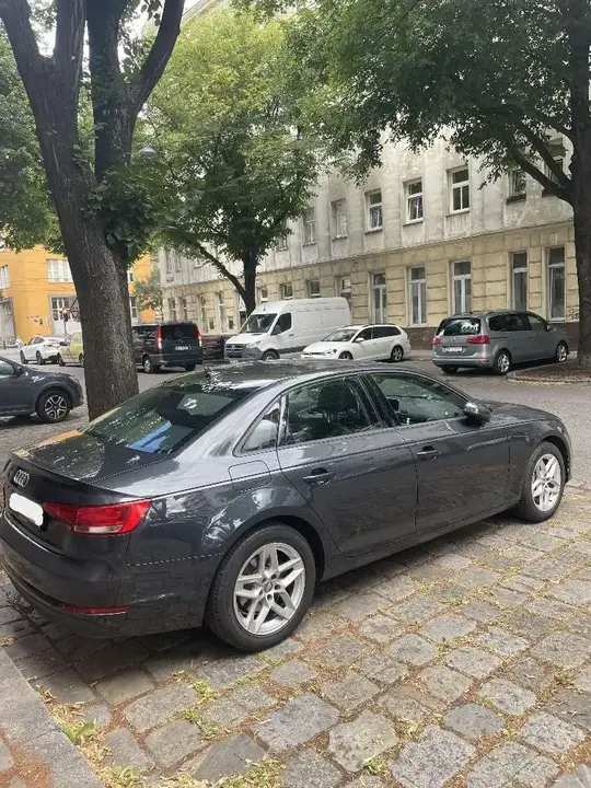 Audi A4 2018 photo 3