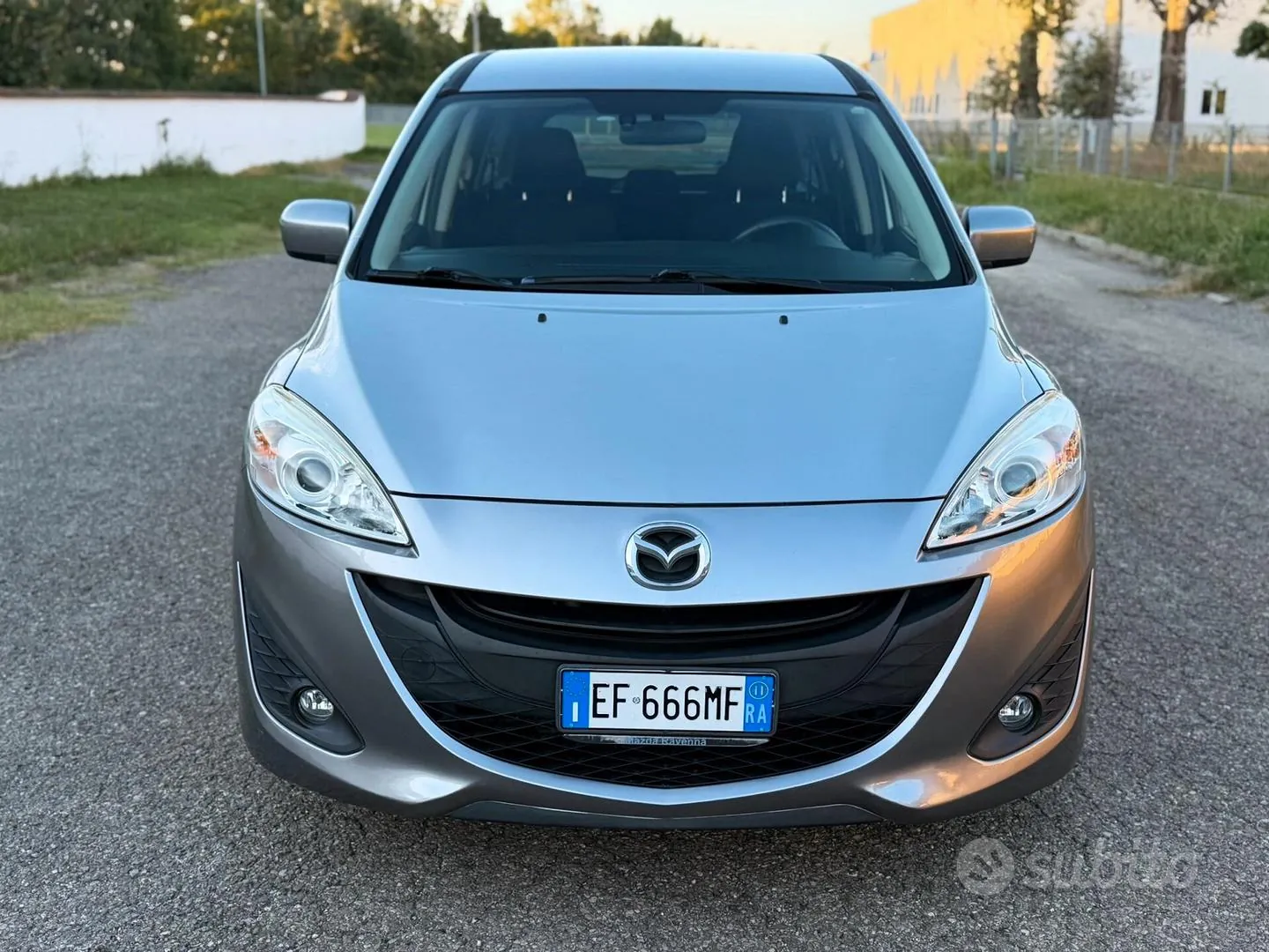 Mazda 5 2011 photo 3