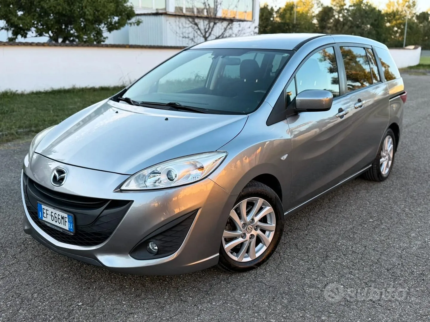 Mazda 5 2011 photo 5
