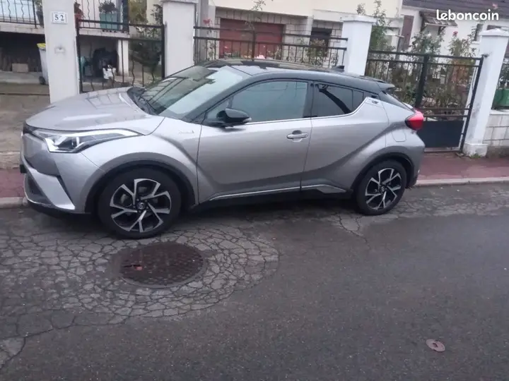 Toyota C-Hr 2019 photo 2