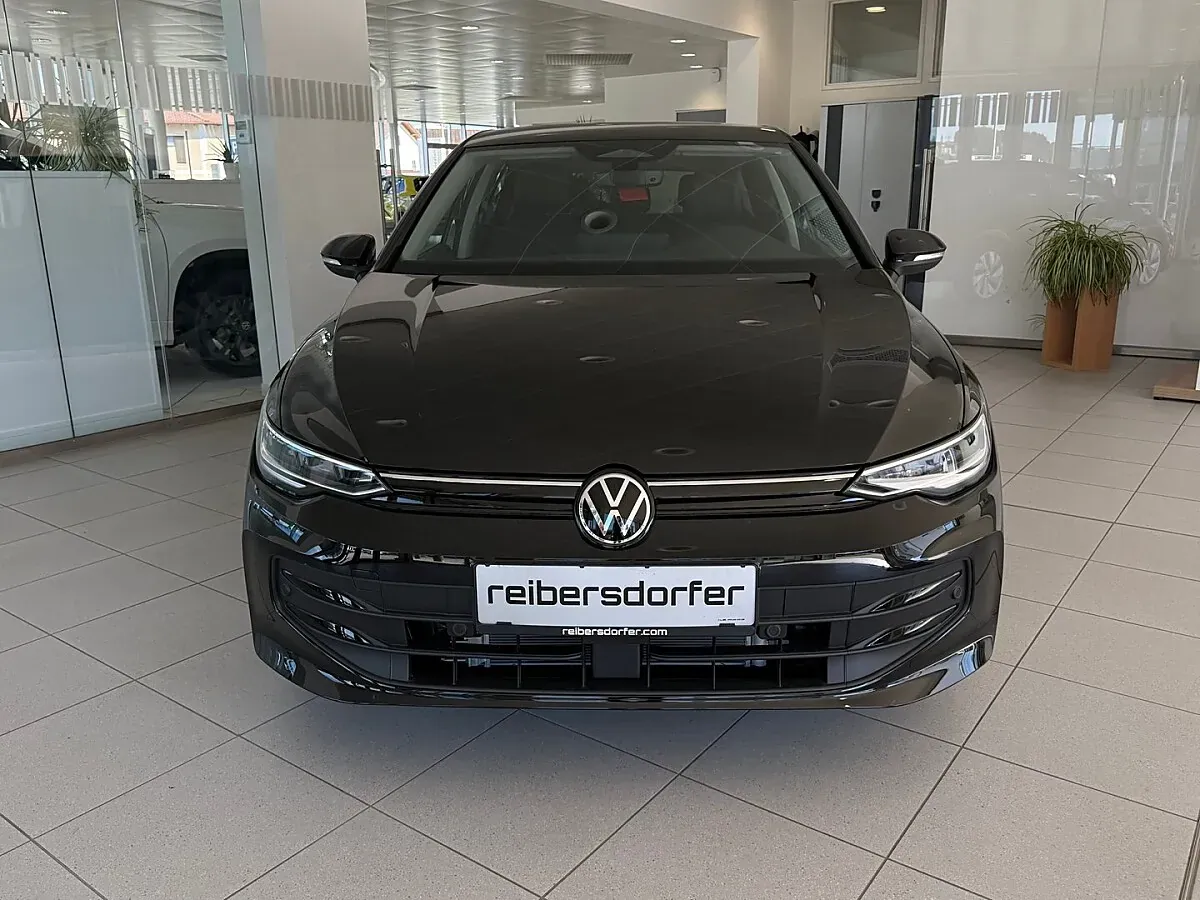 Volkswagen Golf 2026 photo 2