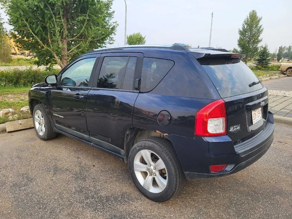 Jeep Compass 2011 photo 2