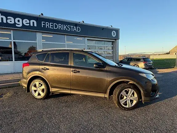 Toyota Rav4 2014 photo 2