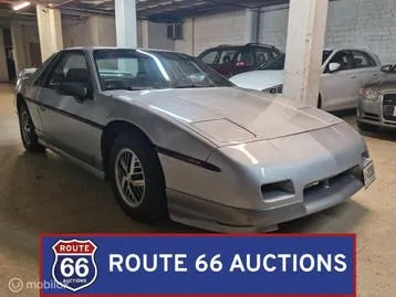 Pontiac Fiero 1985 photo 3