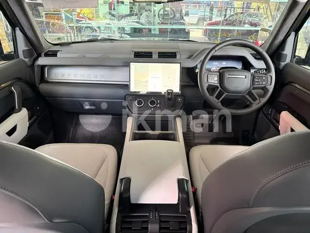 Land Rover Defender 2026 photo 2