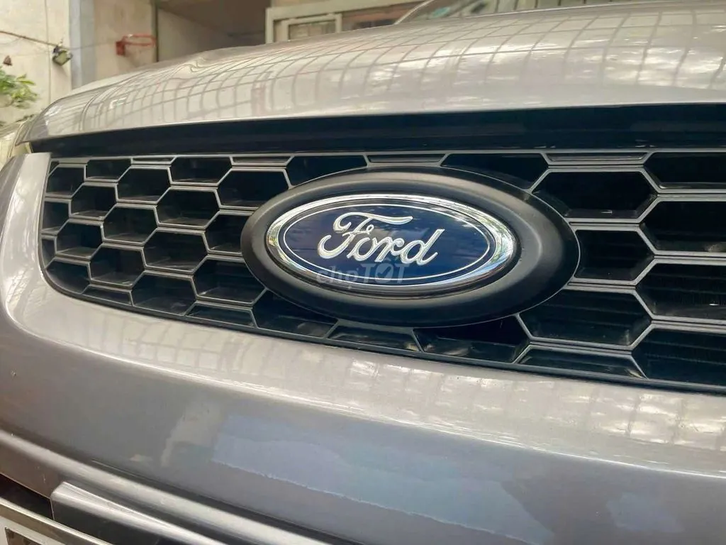 Ford Escape 2012 photo 2