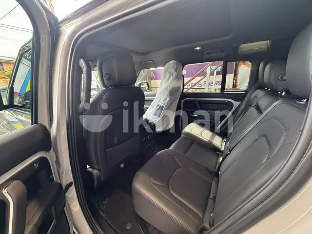 Land Rover Defender 2026 photo 3