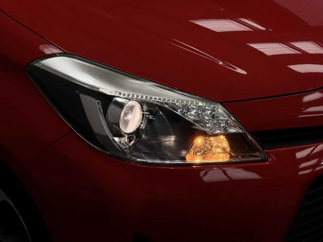 Toyota Yaris 2014 photo 4